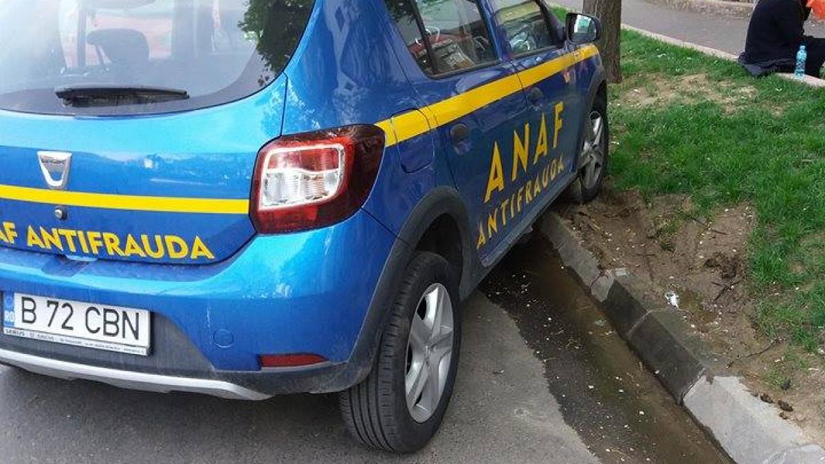 masina_anaf_pe_spatiul_verde_01604800