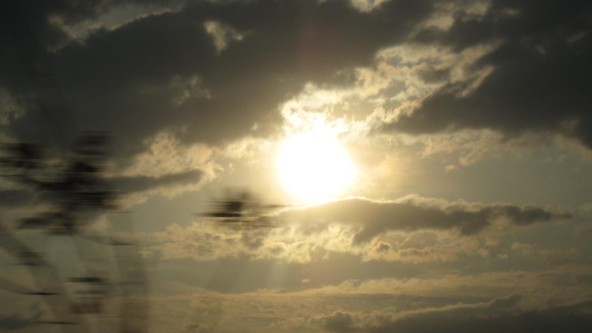 soare_c899i_nori_4_83485200