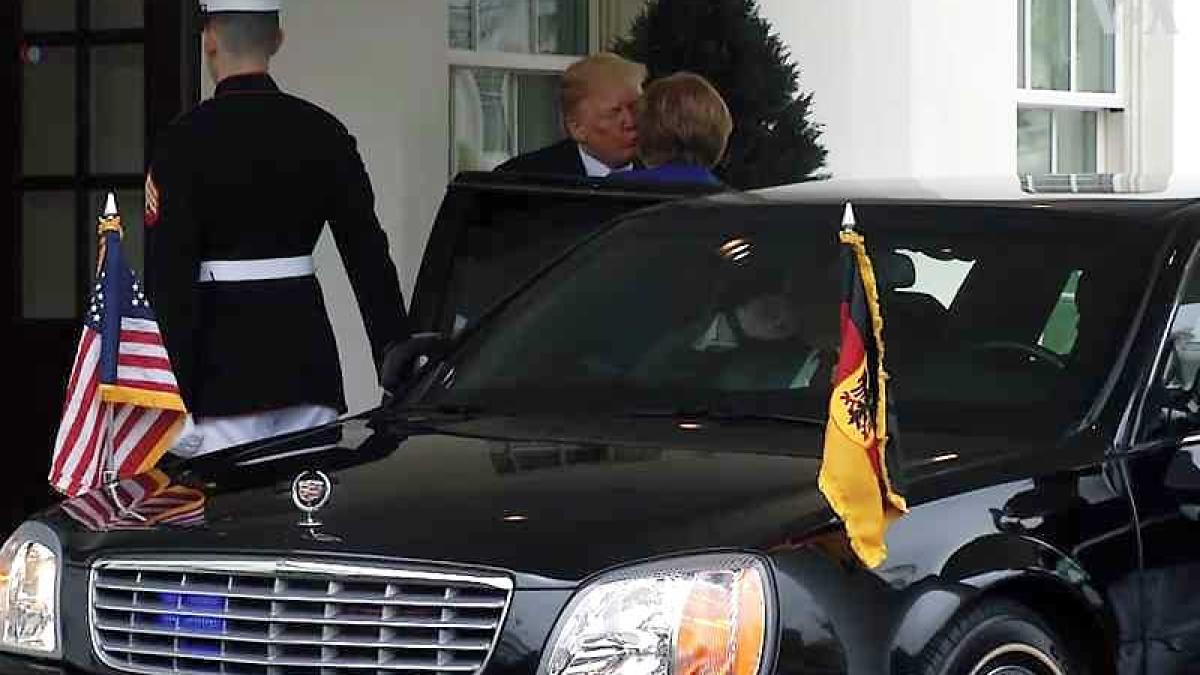 trump_merkel_casa_alba_sarut_obraz_65931500