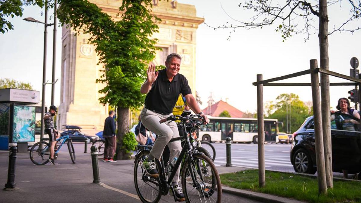 klaus_iohannis_pe_bicicleta_57303900