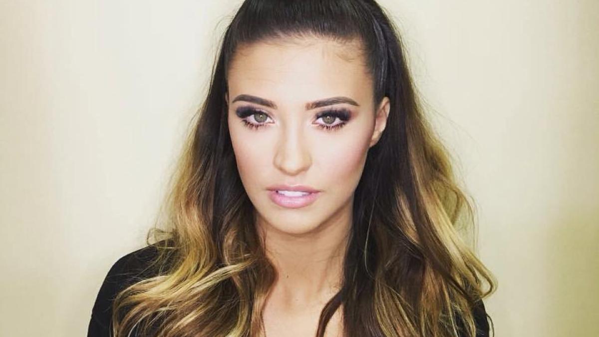 antonia123432_dcnews_72857300