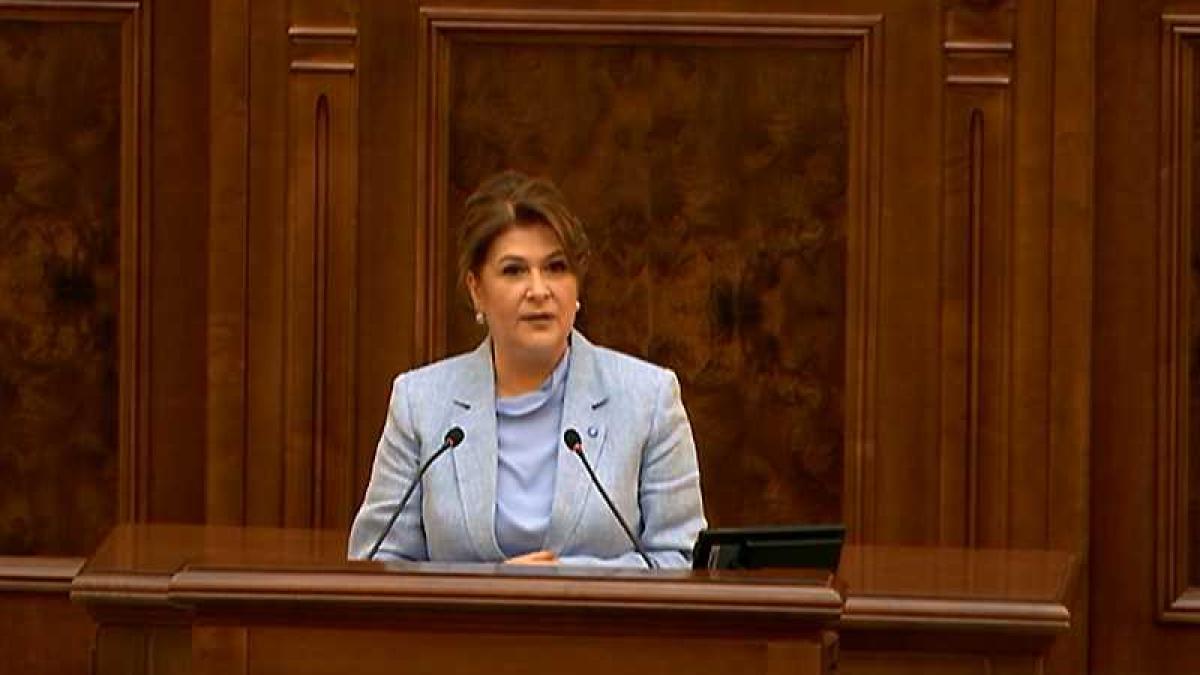 rovana_plumb_senat_01_40610500