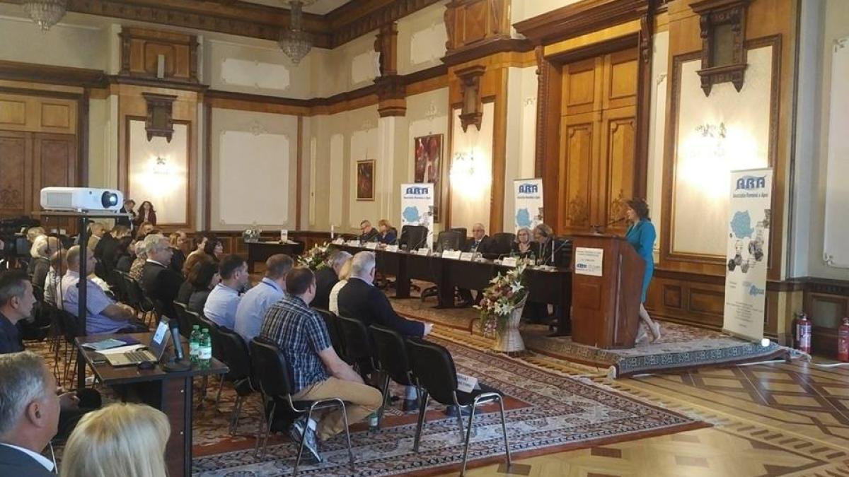 rovana_plumb_74072100