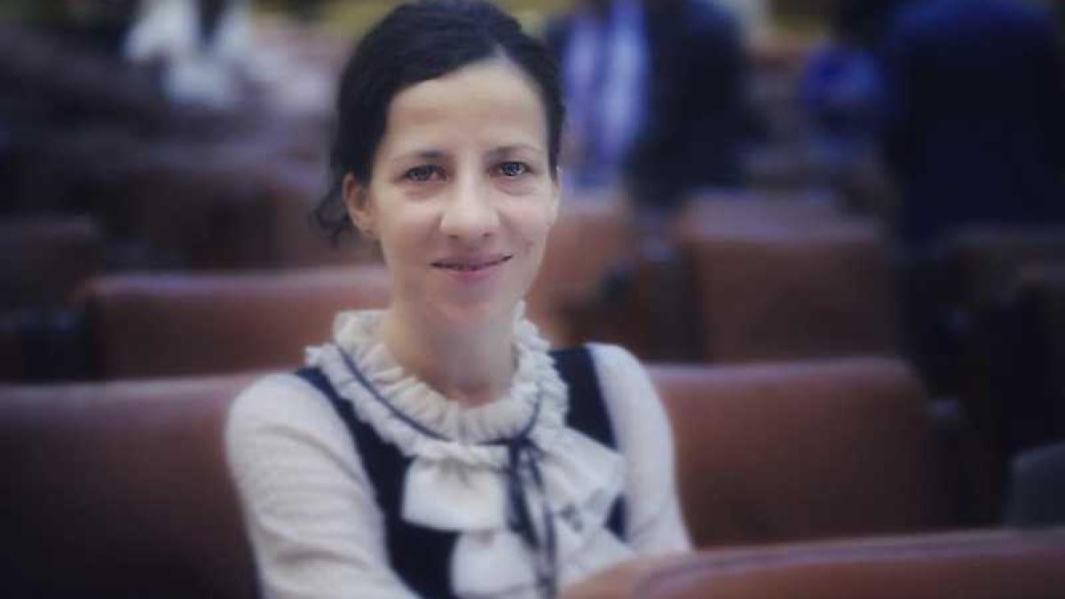 roxana_minzatu_psd_97420400