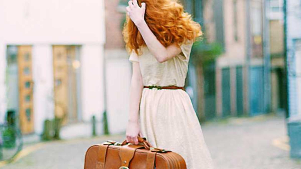 femeie_bagaj_14405900