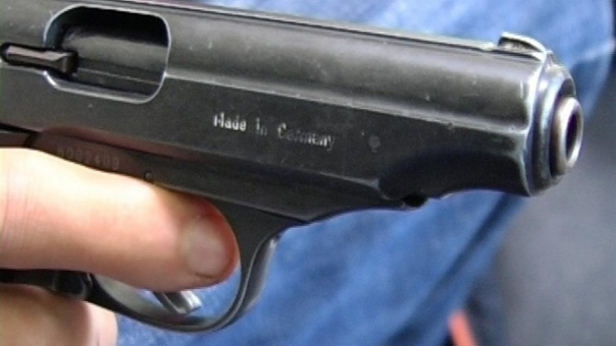 pistol_86637300_95163800_88733800