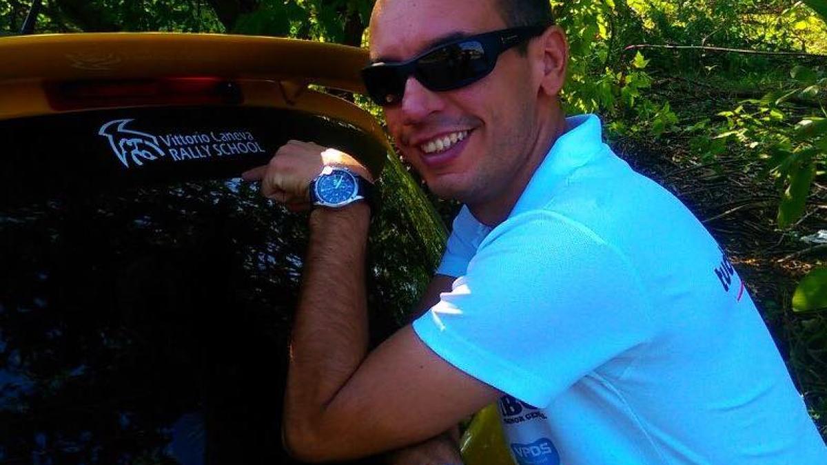 12011301_390219774520684_2026863756507793574_n_21876200