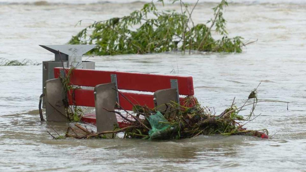 inundatii_inundatie_apa_banca_24921400