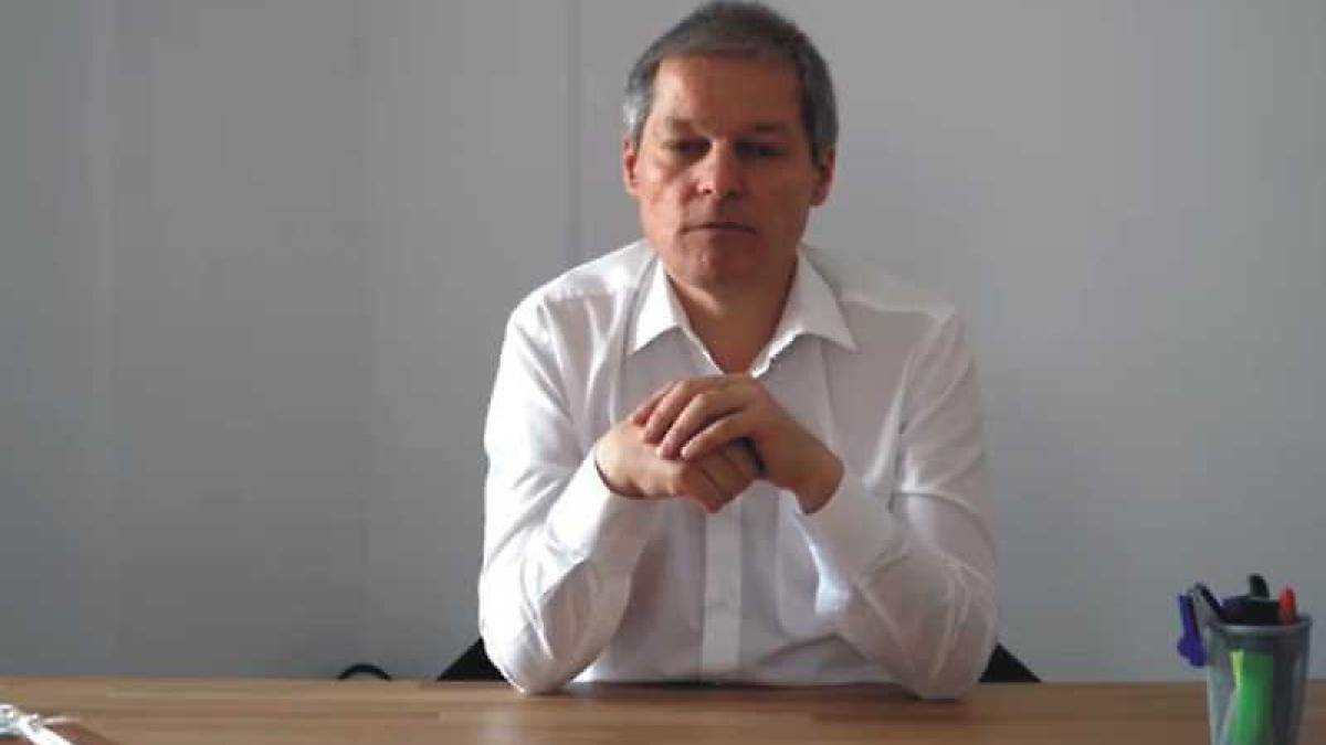 dacian_ciolos_alb_83897000