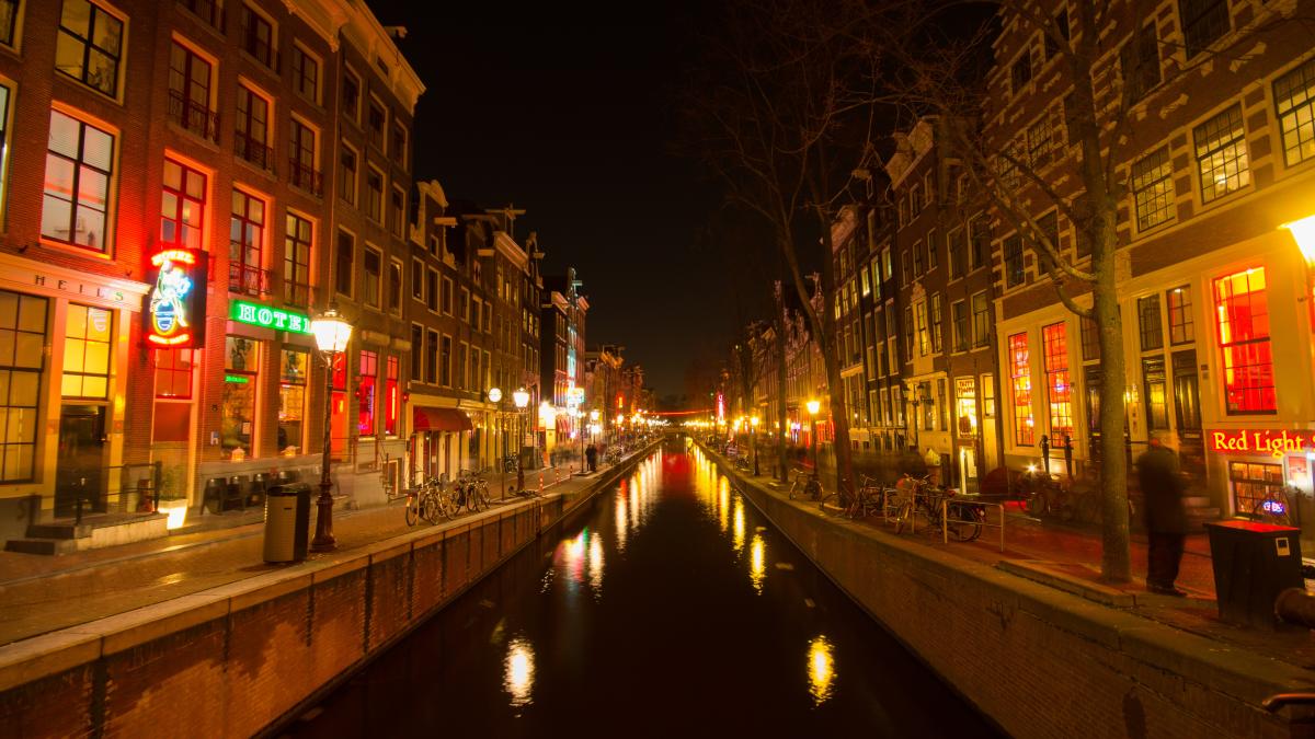 amsterdam_canal_lights_9320_13138600