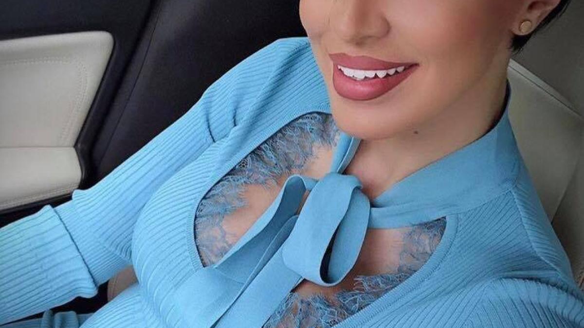 adelina_pestritu1_69333800