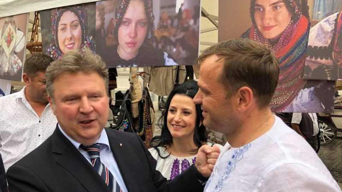 andrei_nastase_alb_12652300