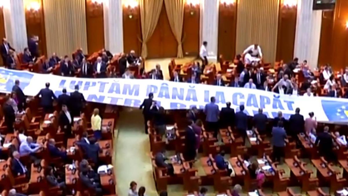 36254872_10216904044256115_8114005361804967936_n_08463300