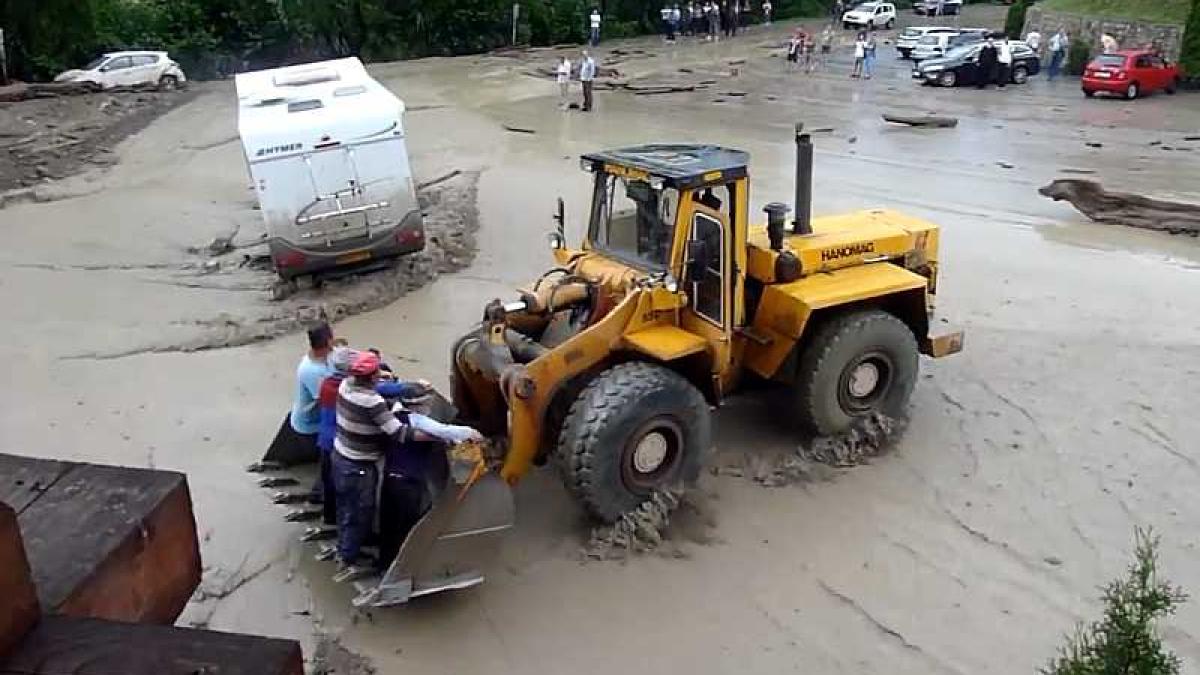 inundatii_buldozer_41062400
