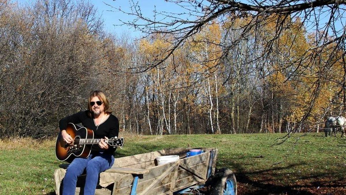 adrian_sarmasan_75980700