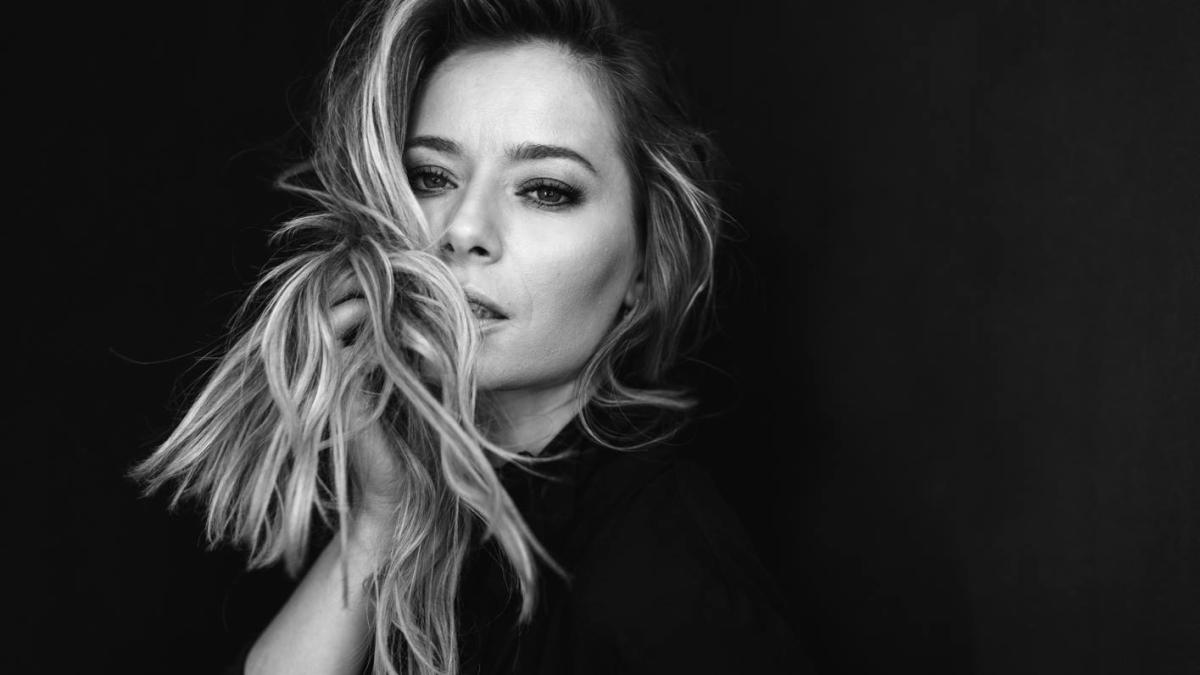 laura_cosoi_34303100