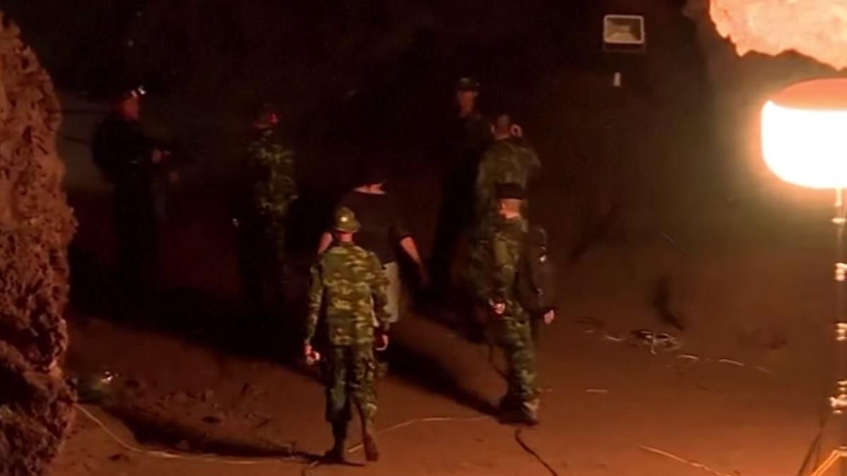 copii_in_pestera_thailanda_07221400