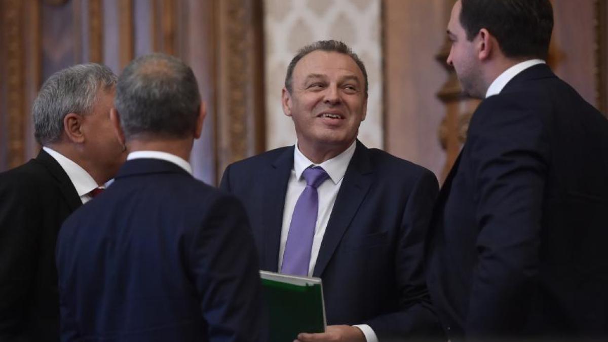 lucian_sova_55861200