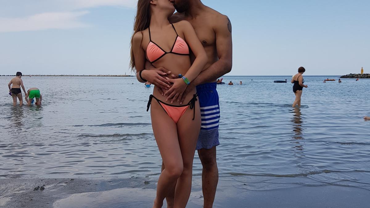 kamara_si_iubita_roberta_alexa_39702400