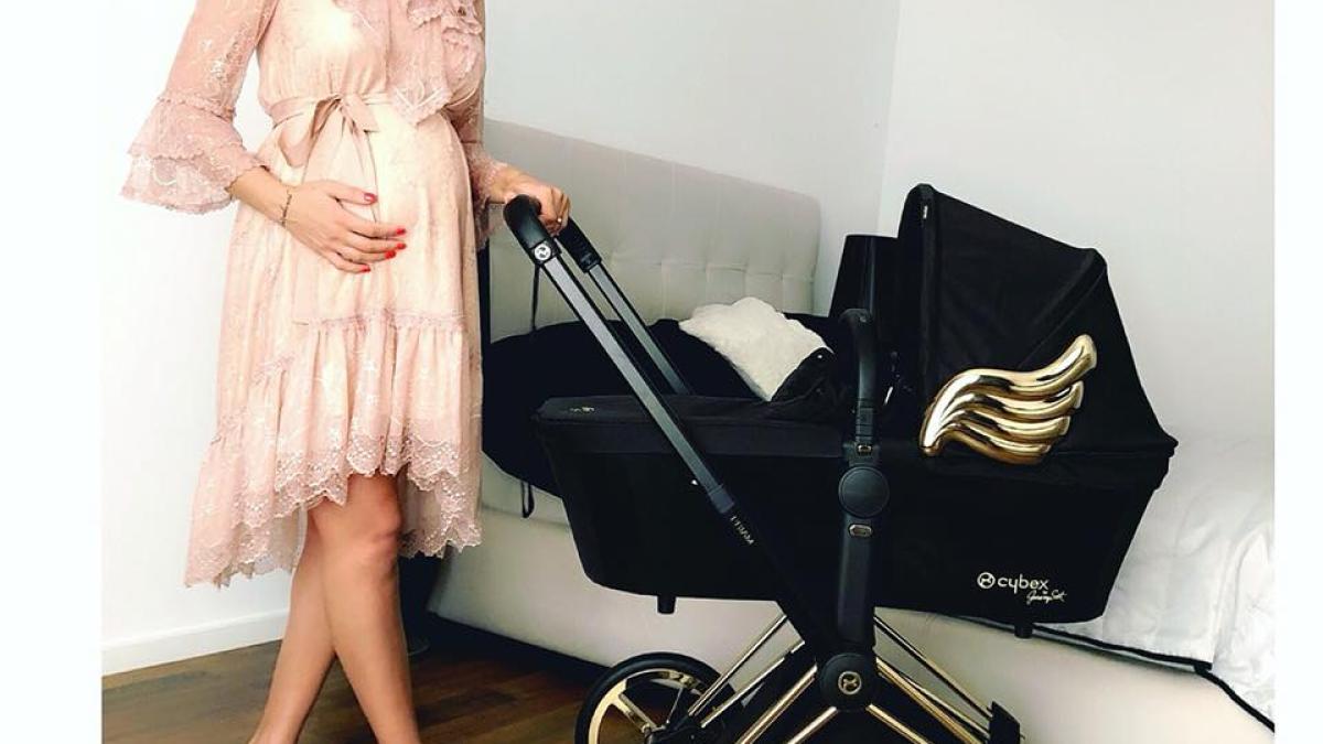 adelina_pestritu_is_caruciorul_ales_76157000