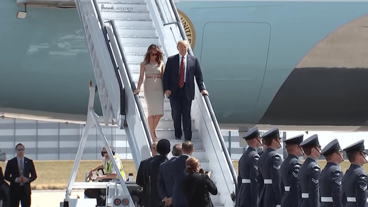 donald_trump_melanie_avion_43898000