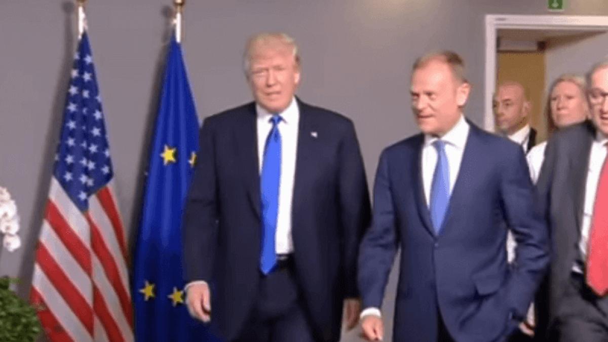 trump_tusk_1_73765300