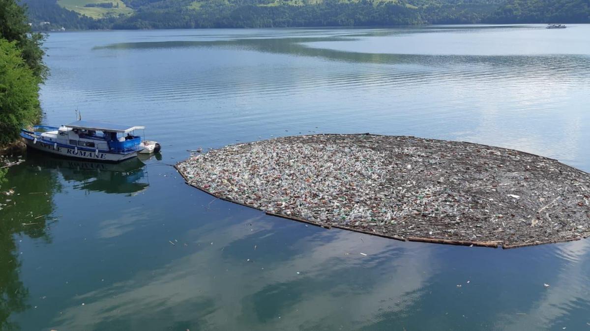 lacul_bicaz_27538600