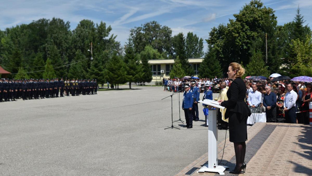 carmen_dan_jandarmi_absolvire_06336100