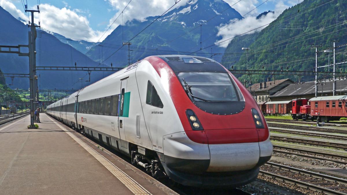 tren_modern_97357100