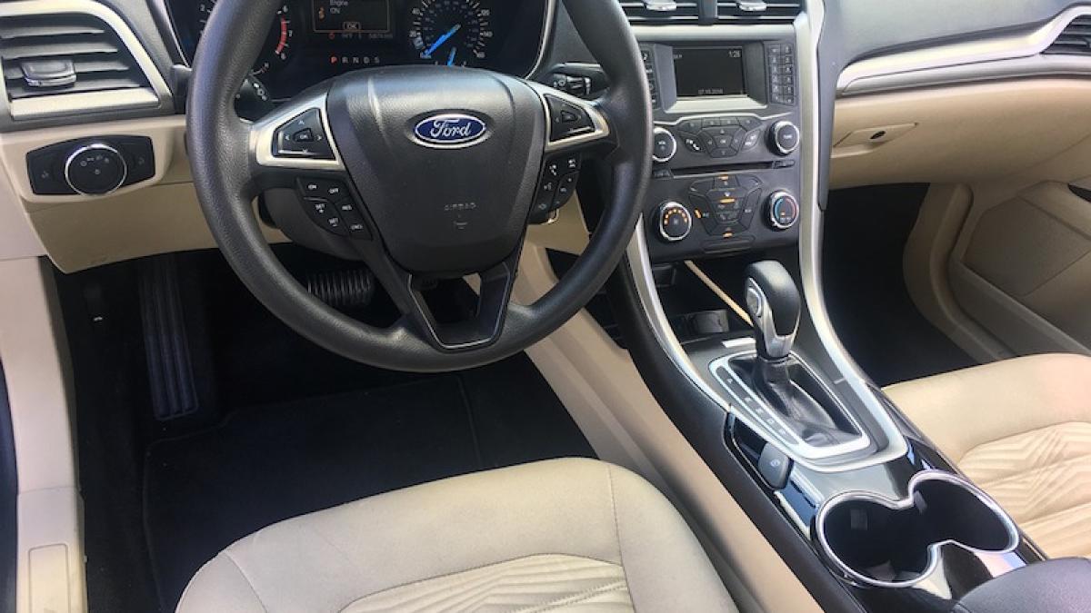 ford_interior_masina_16139500