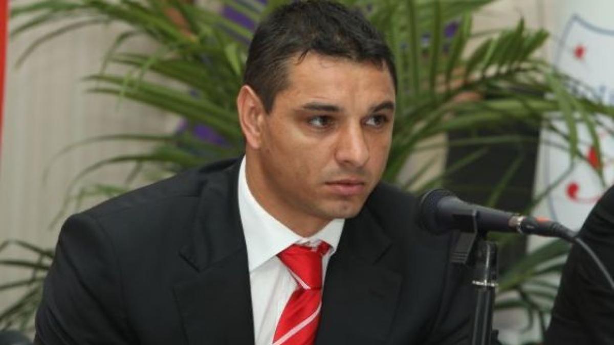 ionel_ganea_04025500