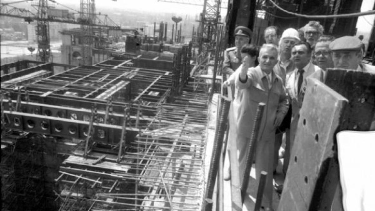 ceausescu_casa_poporului_21779100