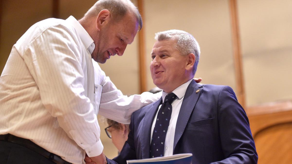 viorel_catarama_37836800