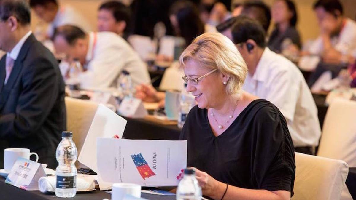 corina_cretu_eu_41669200