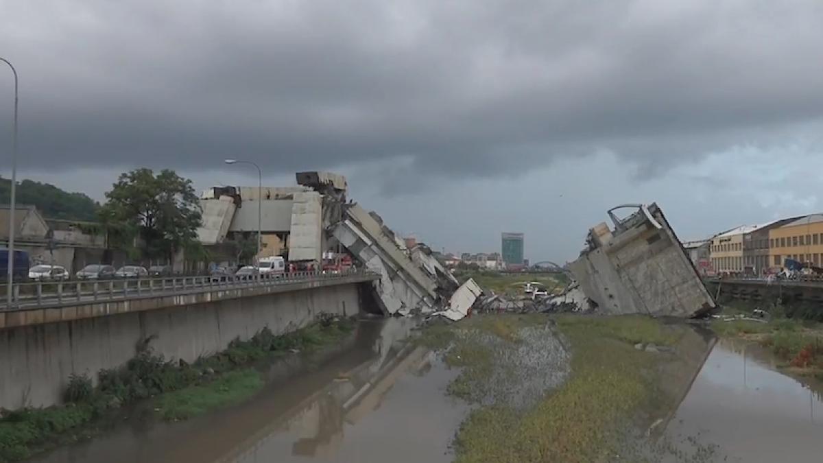 pod_genova_cazut_71782400