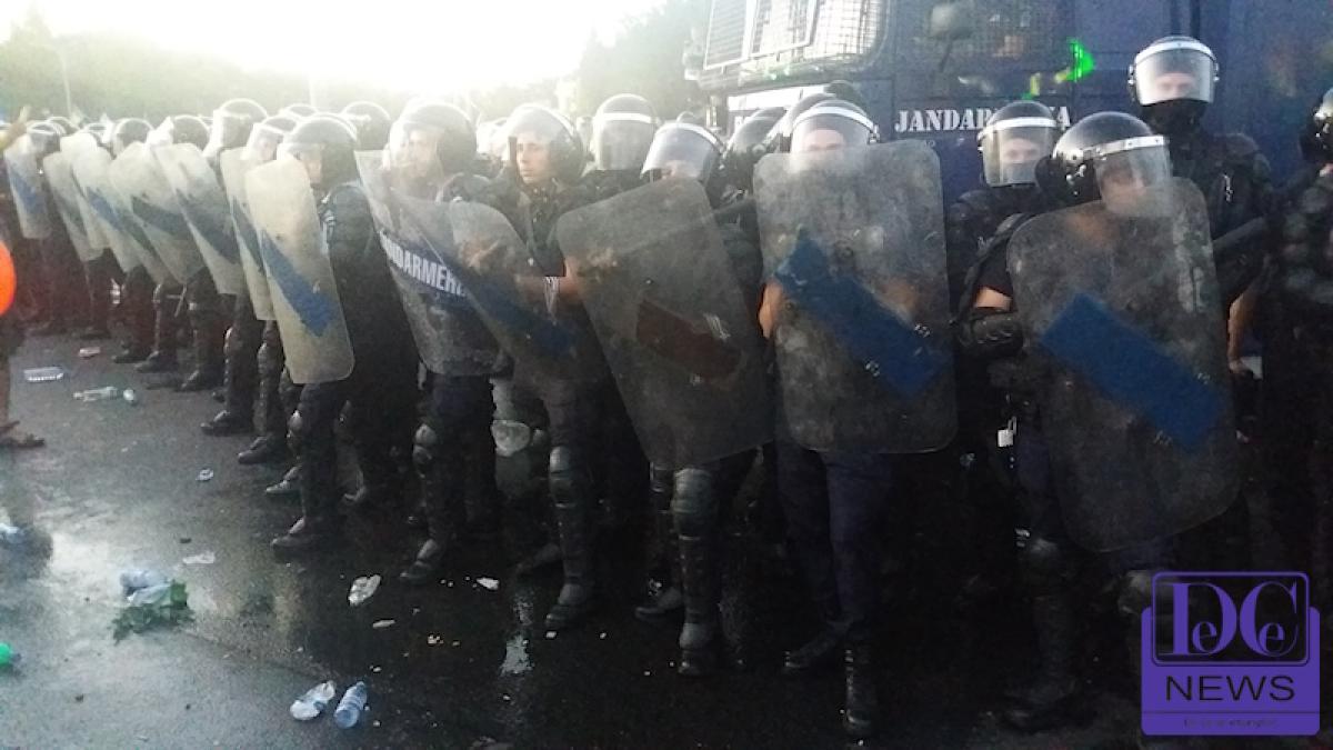 proteste10_jandarmi_rand_12327600