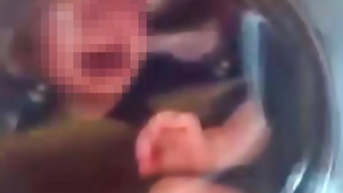 copil_masina_spalat_bona_54855800