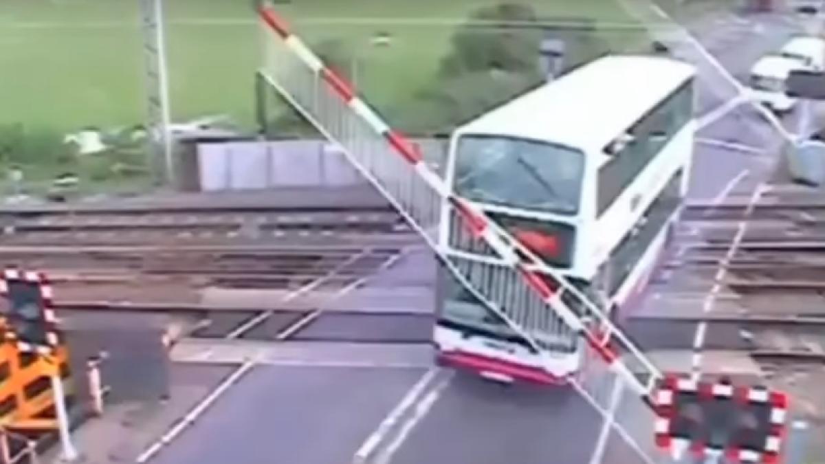 autocar_bariere_89873800