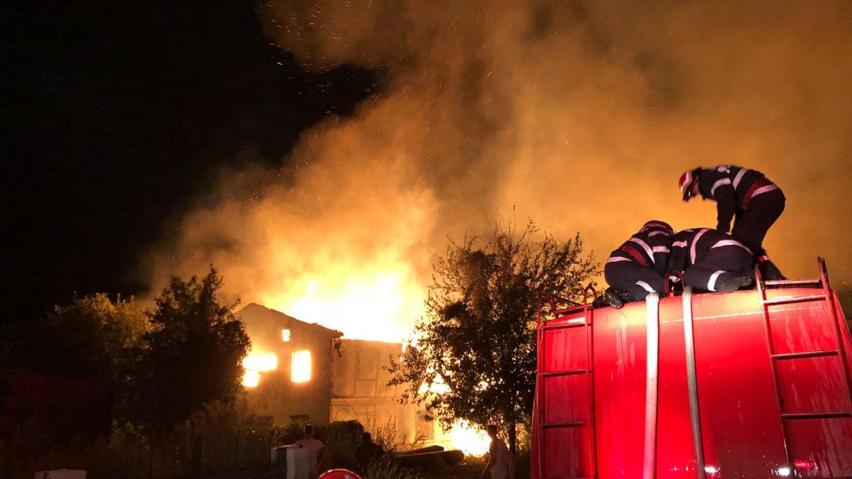 40245353_1108246722717130_4396893415464239104_n_20009400