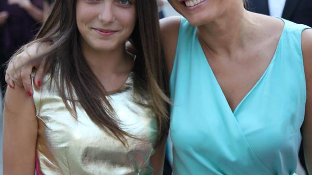 andreea_esca_32609200