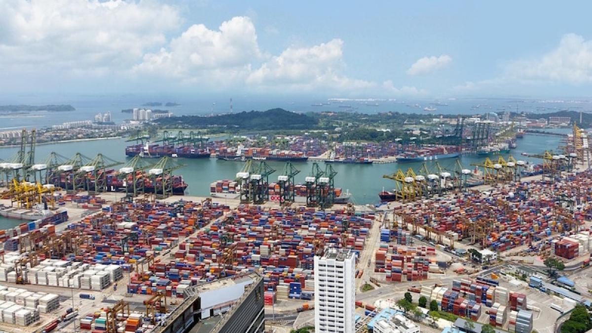 port_comert_containere_nacarale_59071400