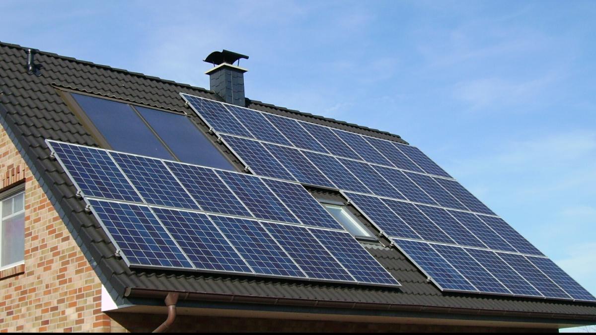 panouri_solare_94619400