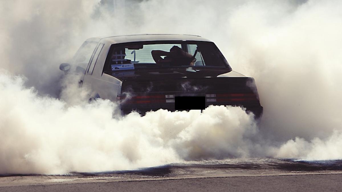 masina_fum_poluare_74649300