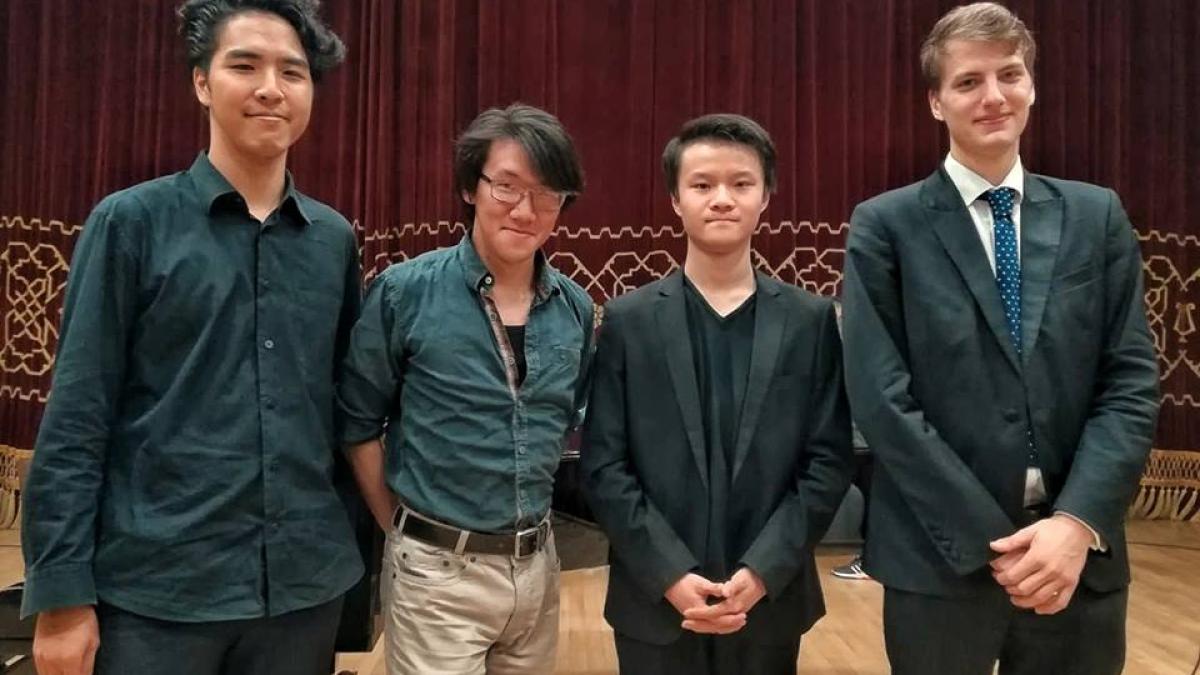 cei_patru_finalisprc-ccprc-a6ti_ai_sectprc-ccprc-a6iunii_violoncel__iprc-ccprc-82ntr_o_fotografie_surprinsaprc-ccprc-86_la_cald_de_andrei_giprc-ccprc-82ndac_40673100