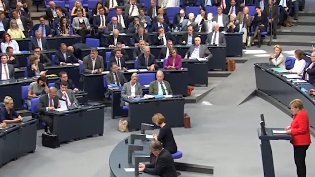 angela_merkel_bundestag_59808300