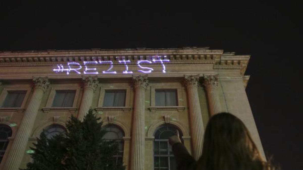 rezist_foto_facebook_51656600