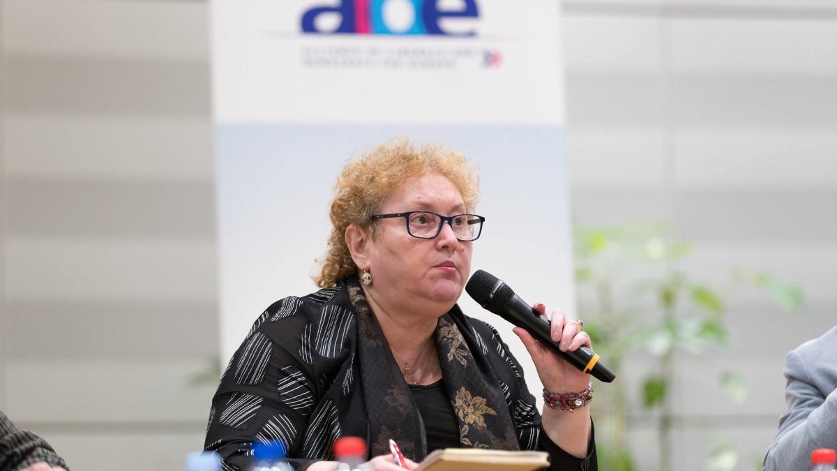 28516264_10155867648105465_5701725005367506185_o_01976700