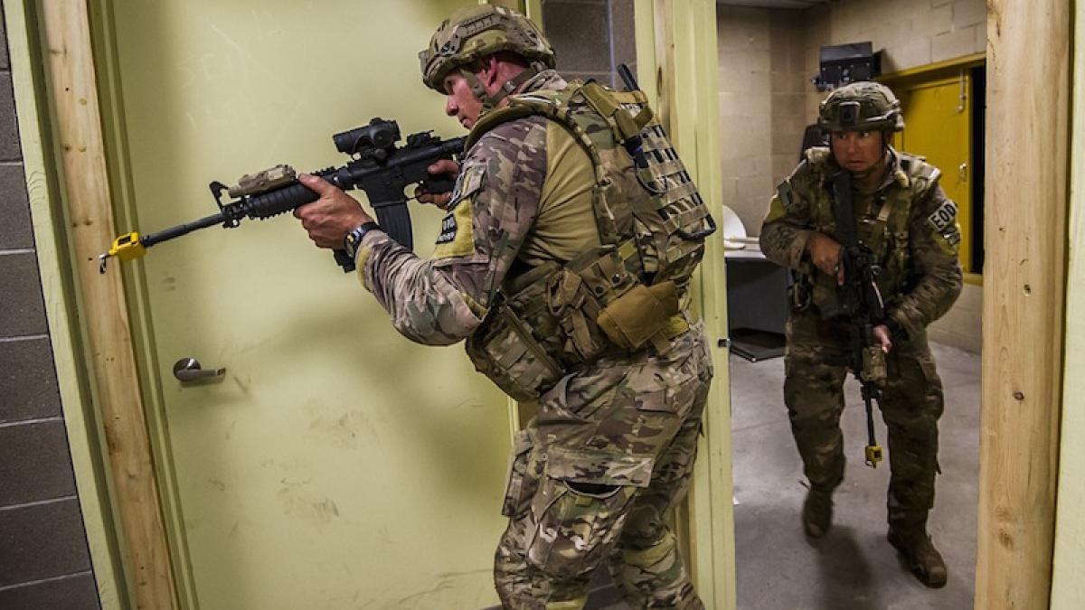 soldati_exercitiu_puscasi_27733900