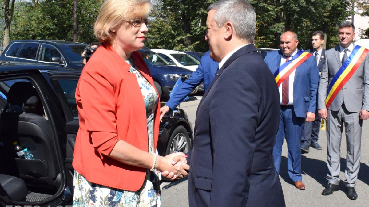 corina_cretu_05167700