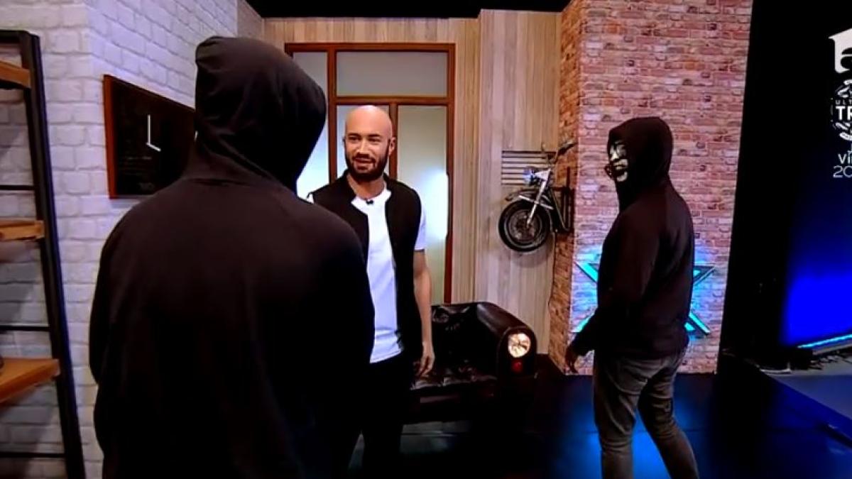 carlas_dreams_16794800